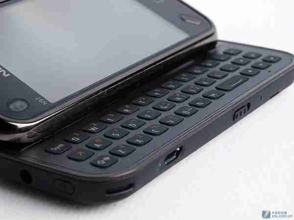 诺基亚N97侧滑全键盘旗舰（诺基亚侧翻全键盘手机）