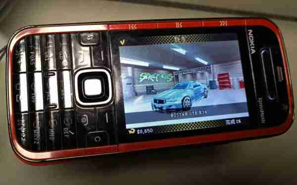 诺基亚经典游戏赛车（诺基亚赛车游戏老好人）