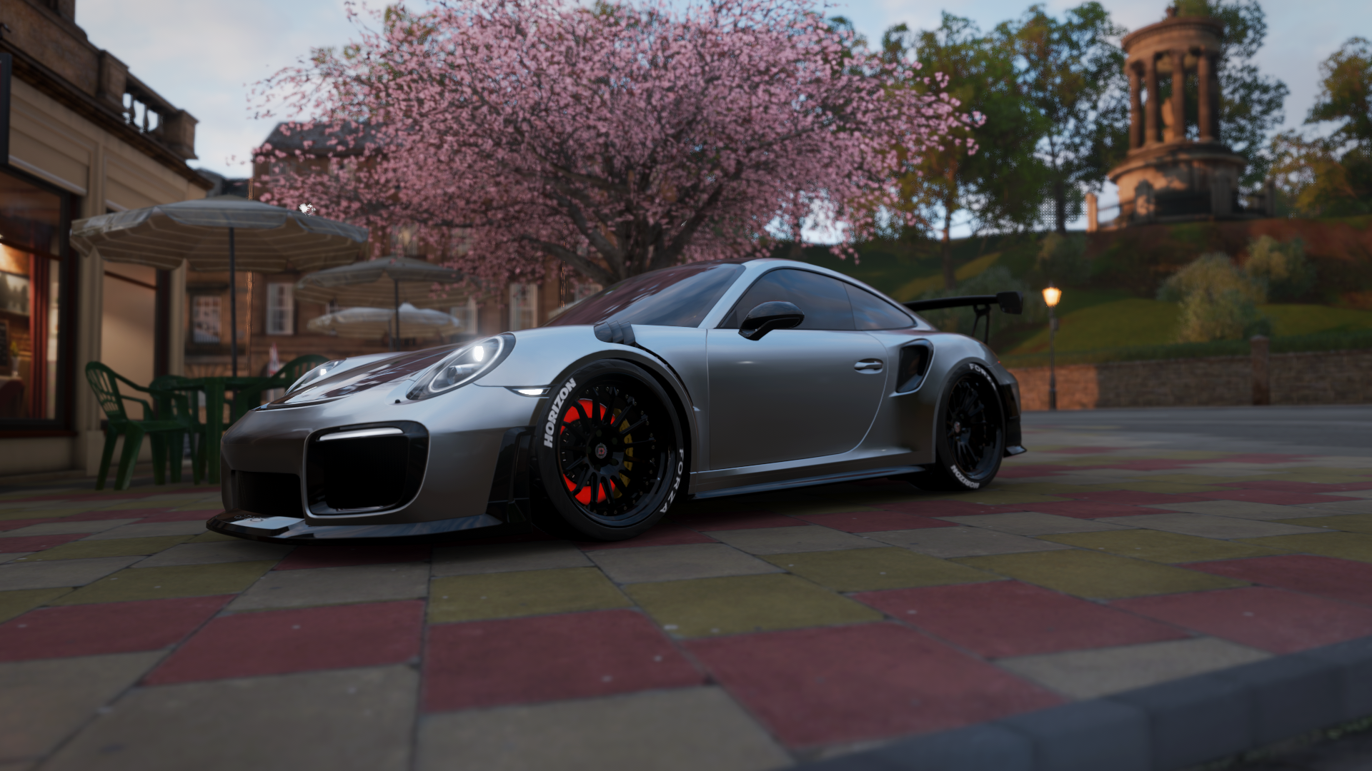 黑洞内部是怎样的？_黑洞内部到底是什么